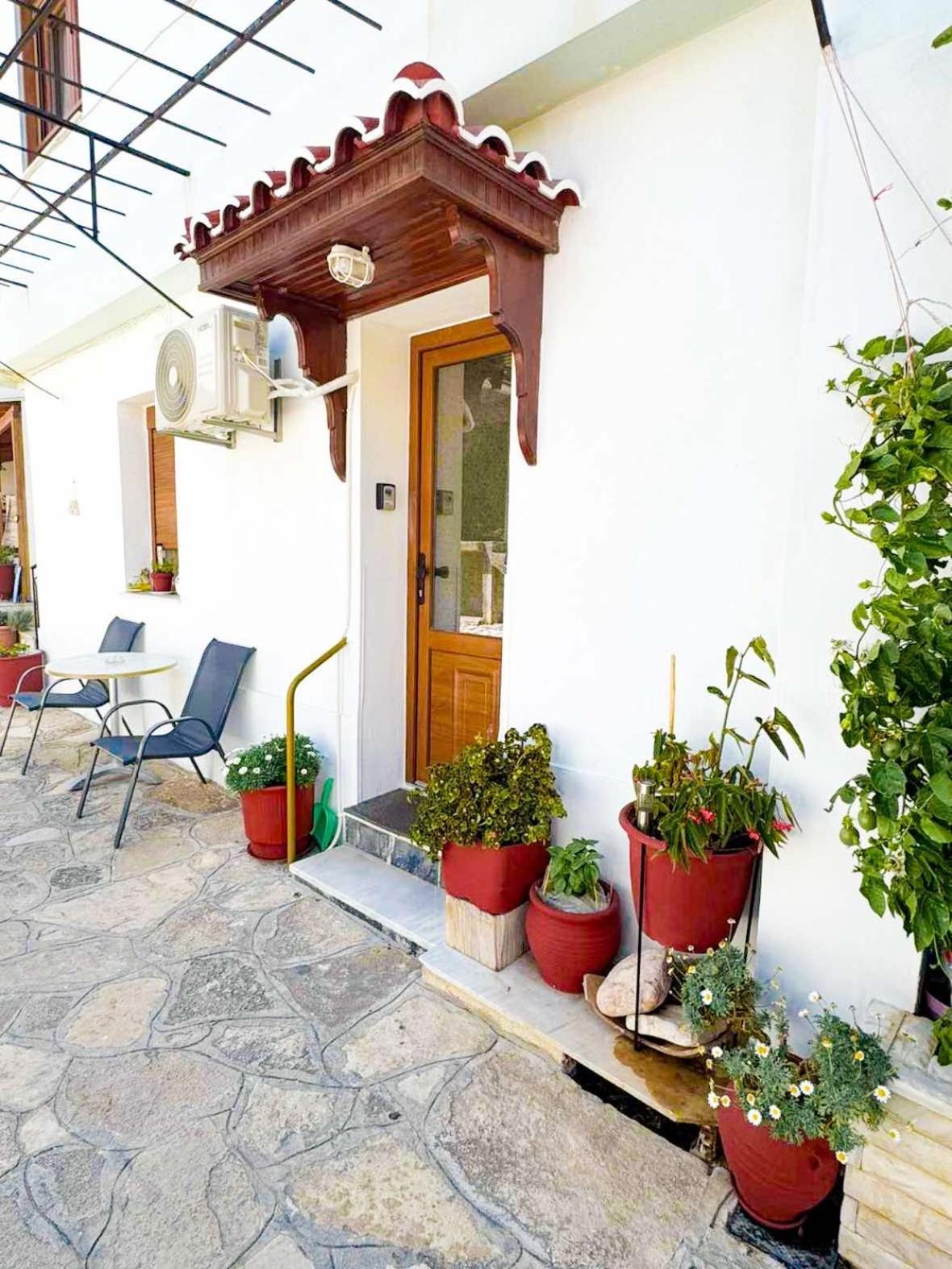 Miltiadis Apartments Кокари Екстериор снимка